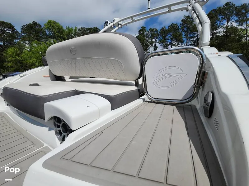 Slide: The Image of Crownline Boats E255 XS 2022 - 16321477