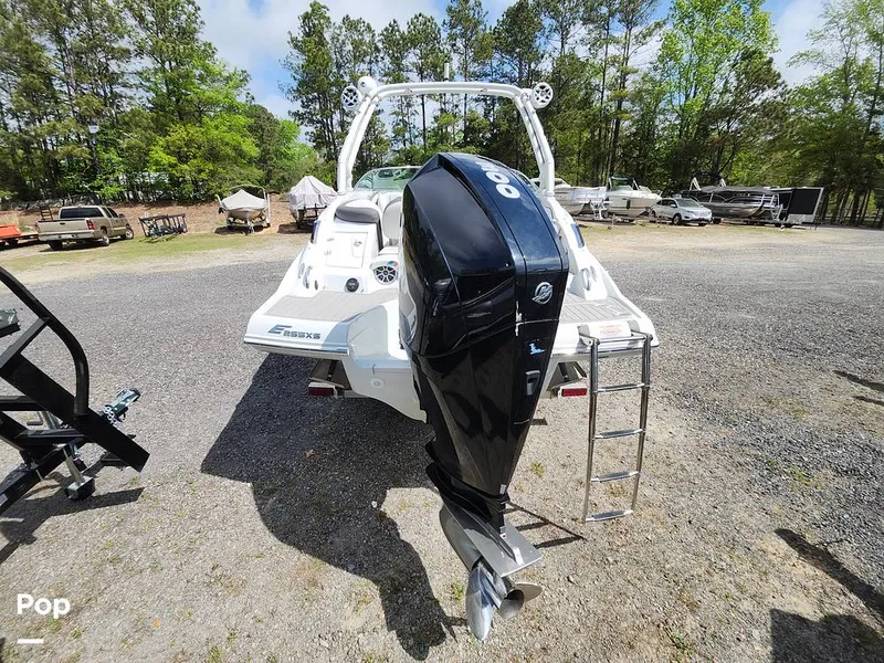 Slide: The Image of Crownline Boats E255 XS 2022 - 16321417