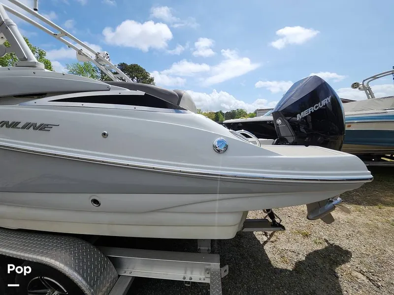 Slide: The Image of Crownline Boats E255 XS 2022 - 16321479