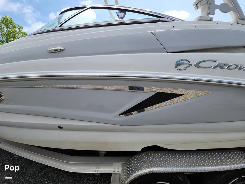 Slide: The Image of Crownline Boats E255 XS 2022 - 16321482