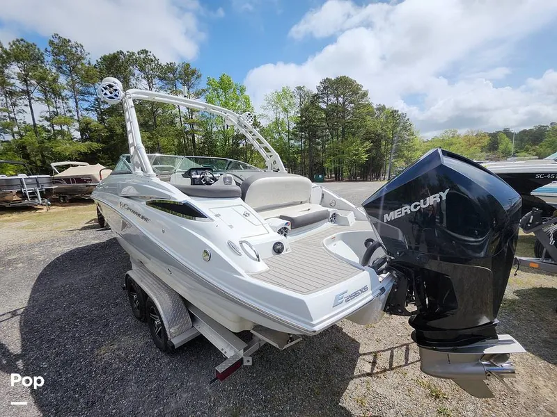 Slide: The Image of Crownline Boats E255 XS 2022 - 16321418