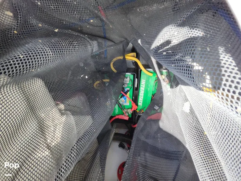 Slide: The Image of Crownline Boats E255 XS 2022 - 16321494