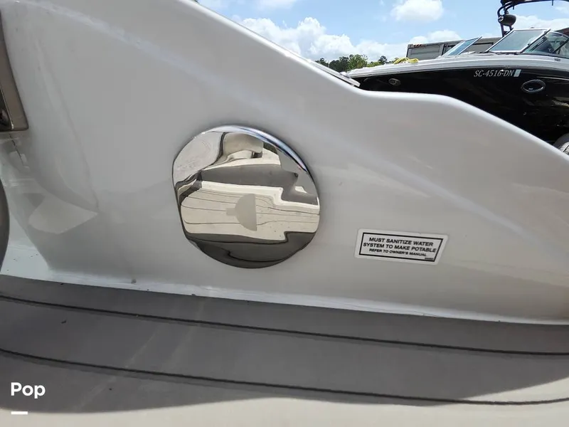 Slide: The Image of Crownline Boats E255 XS 2022 - 16321496