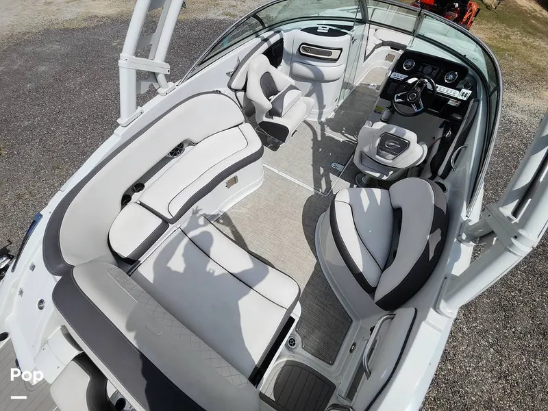 Slide: The Image of Crownline Boats E255 XS 2022 - 16321497
