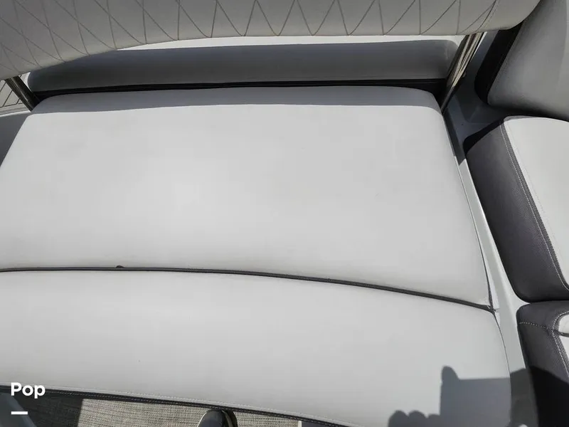 Slide: The Image of Crownline Boats E255 XS 2022 - 16321504