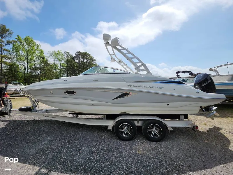 Slide: The Image of Crownline Boats E255 XS 2022 - 16321422