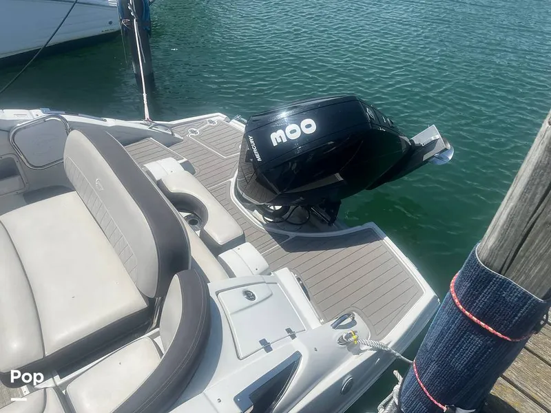 Slide: The Image of Crownline Boats E255 XS 2022 - 16500590