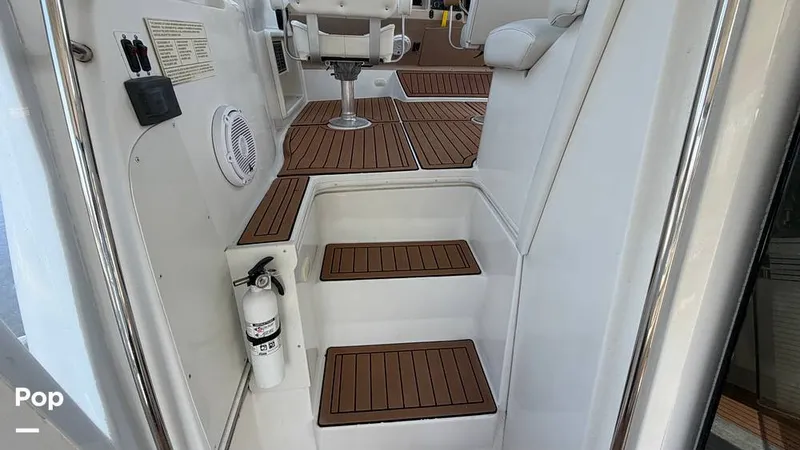 Slide: The Image of Carver Yachts 41 Motoryacht 2005 - 16385497