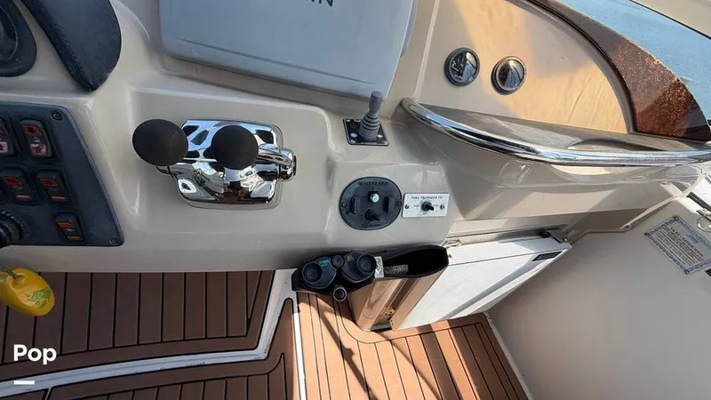 Slide: The Image of Carver Yachts 41 Motoryacht 2005 - 16385504