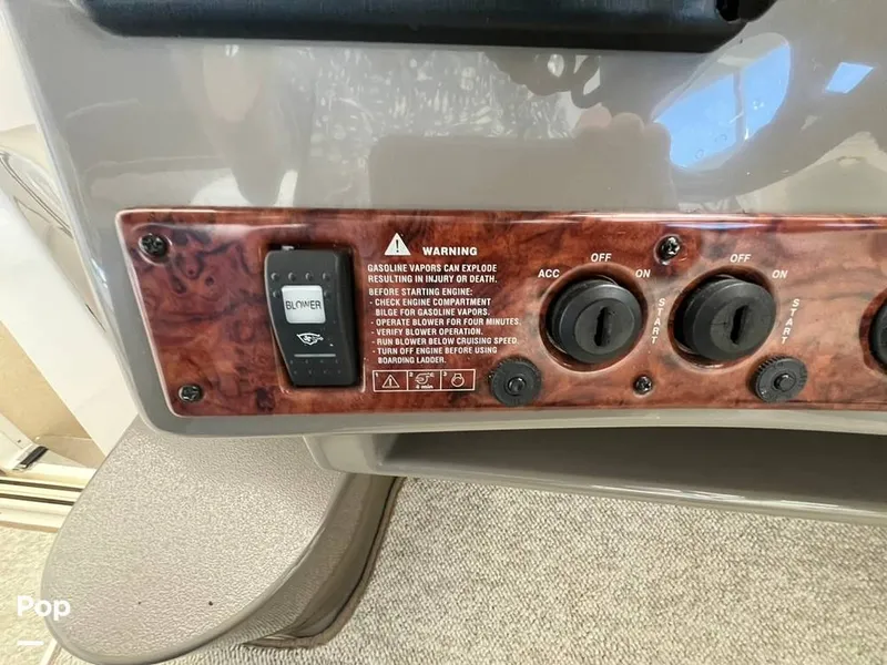 Slide: The Image of Rinker 360 Fiesta Vee 2006 - 16305017