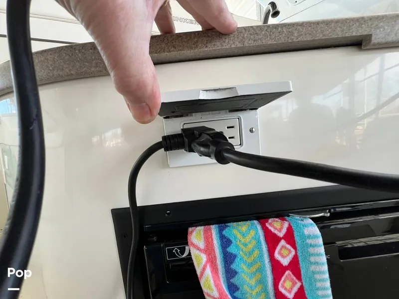 Slide: The Image of Rinker 360 Fiesta Vee 2006 - 16305039