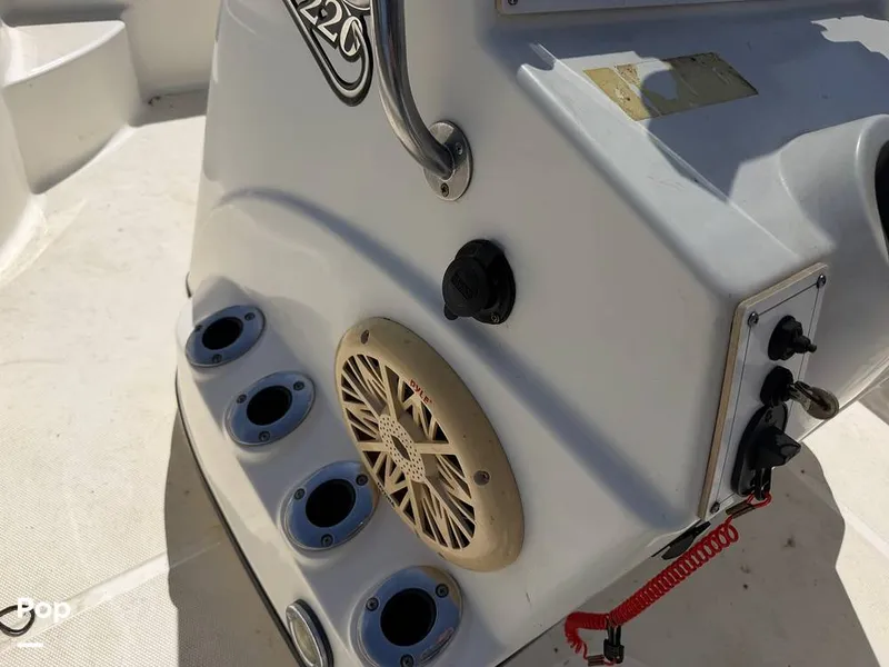 Slide: The Image of Triton 220 LTS 2005 - 16294422