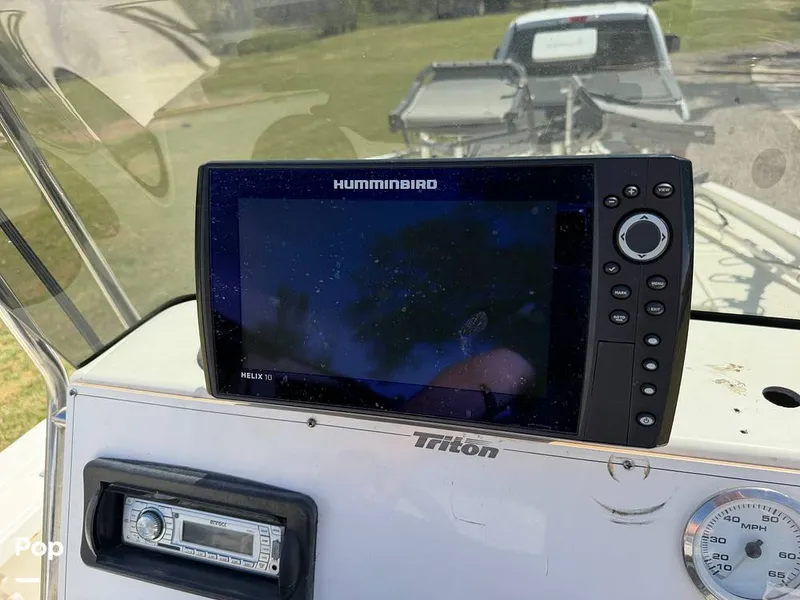 Slide: The Image of Triton 220 LTS 2005 - 16294465