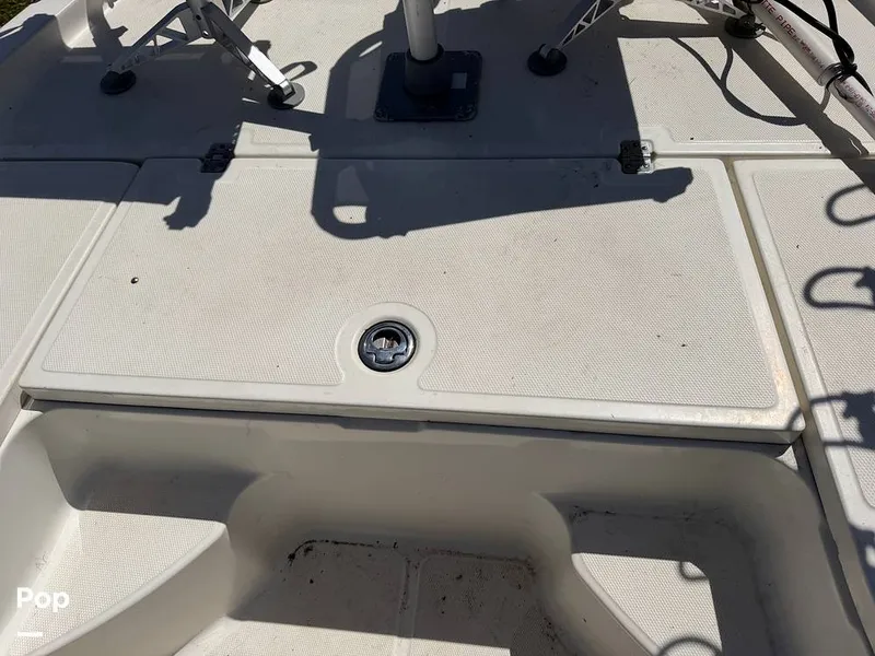 Slide: The Image of Triton 220 LTS 2005 - 16294440