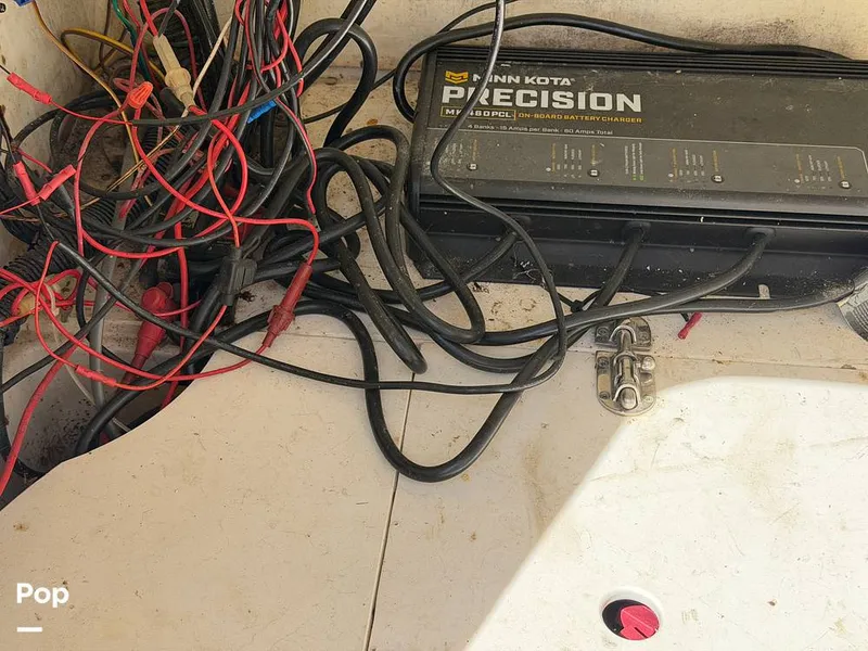 Slide: The Image of Triton 220 LTS 2005 - 16294448