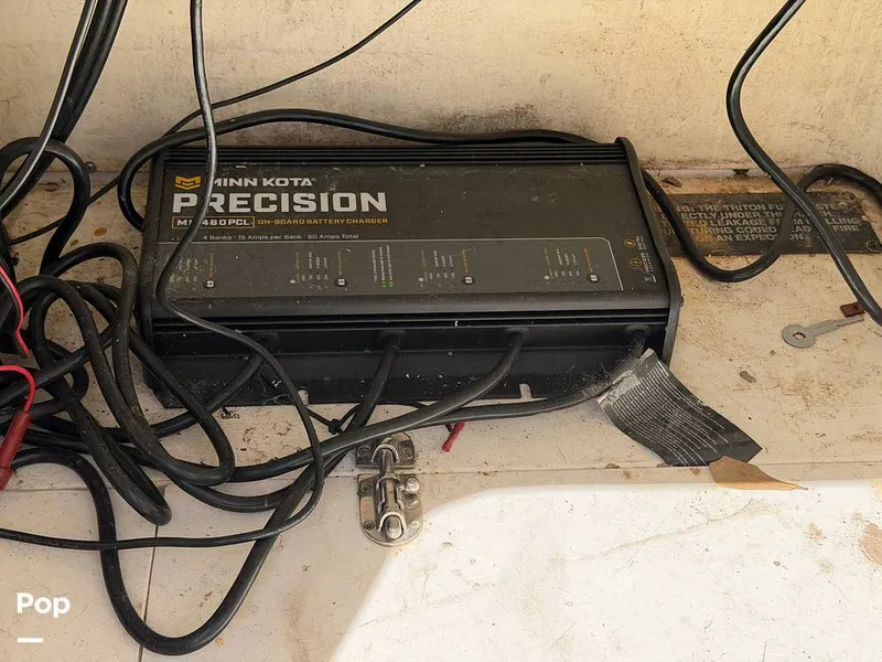 Slide: The Image of Triton 220 LTS 2005 - 16294449