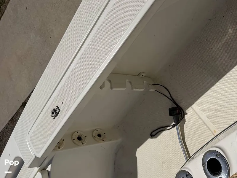 Slide: The Image of Triton 220 LTS 2005 - 16294466