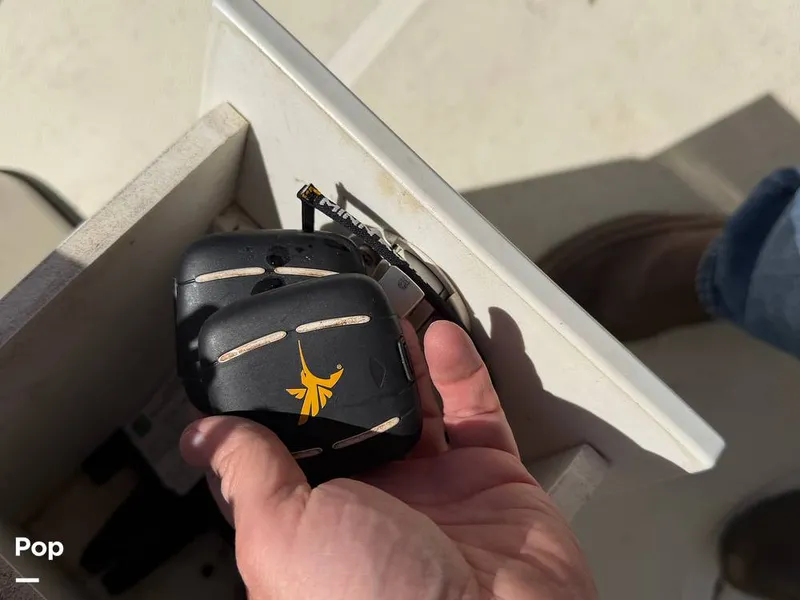 Slide: The Image of Triton 220 LTS 2005 - 16294467