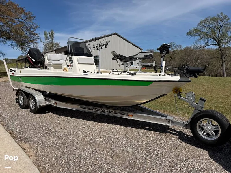 Slide: The Image of Triton 220 LTS 2005 - 16294326