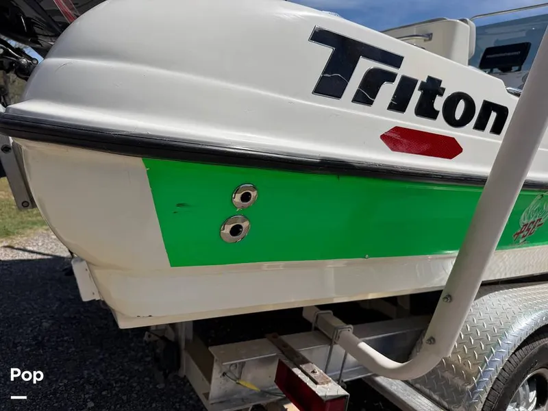 Slide: The Image of Triton 220 LTS 2005 - 16294347