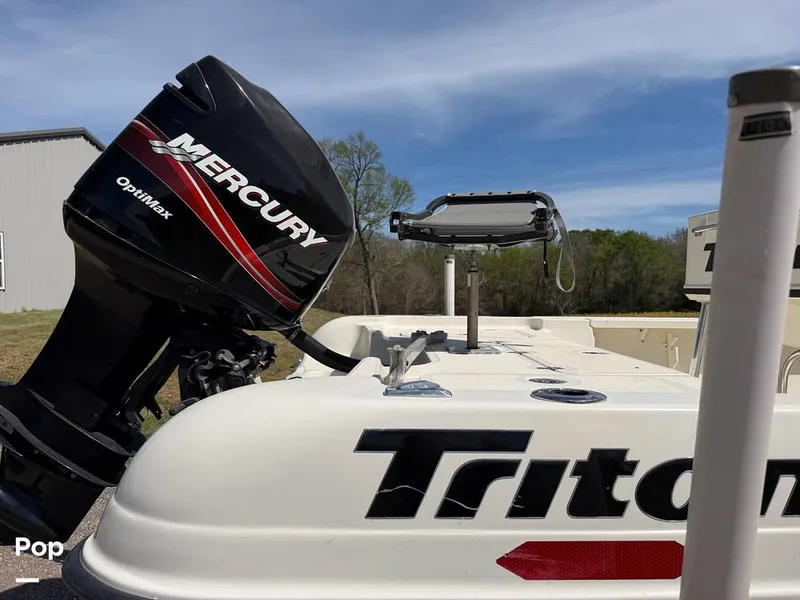 Slide: The Image of Triton 220 LTS 2005 - 16294348