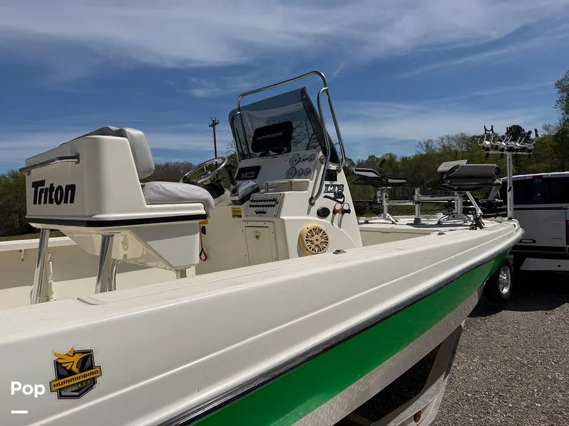Slide: The Image of Triton 220 LTS 2005 - 16294349