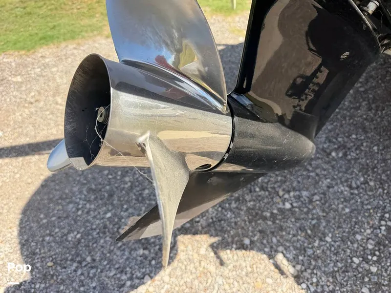 Slide: The Image of Triton 220 LTS 2005 - 16294363