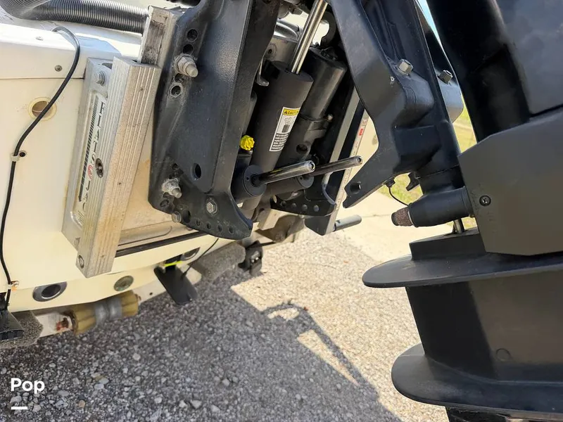 Slide: The Image of Triton 220 LTS 2005 - 16294365