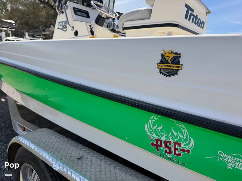 Slide: The Image of Triton 220 LTS 2005 - 16294375