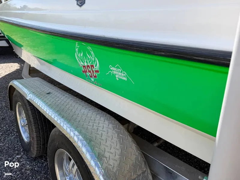 Slide: The Image of Triton 220 LTS 2005 - 16294376