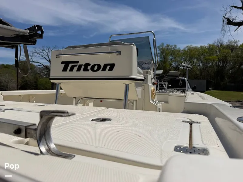 Slide: The Image of Triton 220 LTS 2005 - 16294403