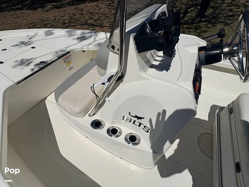 Slide: The Image of Mako 18 LTS 2019 - 16295916