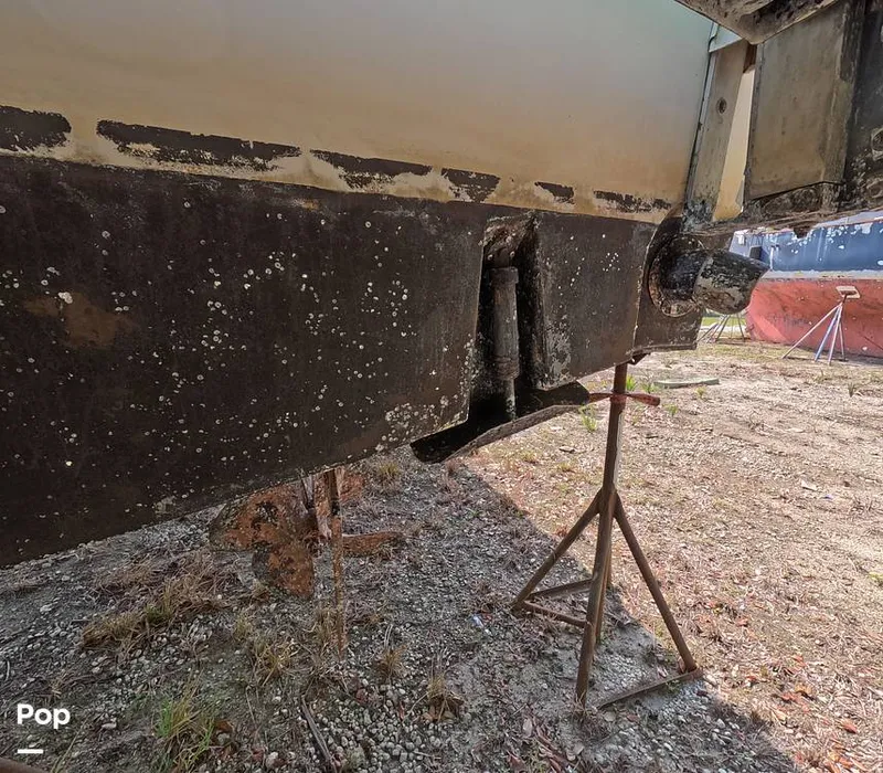 Slide: The Image of Carver Yachts 350 Aft Cabin 1993 - 16301998