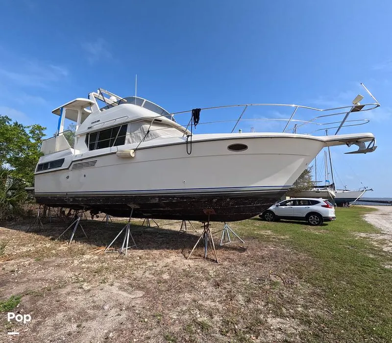 Slide: The Image of Carver Yachts 350 Aft Cabin 1993 - 16301991