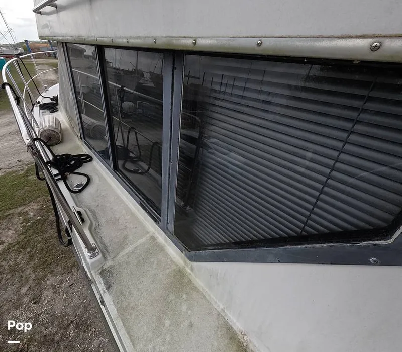 Slide: The Image of Carver Yachts 350 Aft Cabin 1993 - 16302024