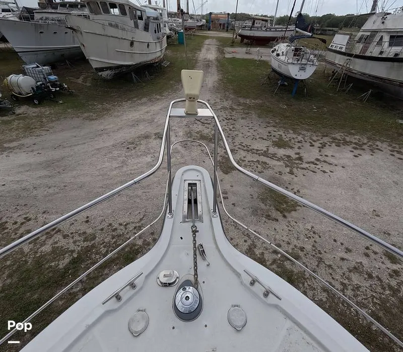 Slide: The Image of Carver Yachts 350 Aft Cabin 1993 - 16302027