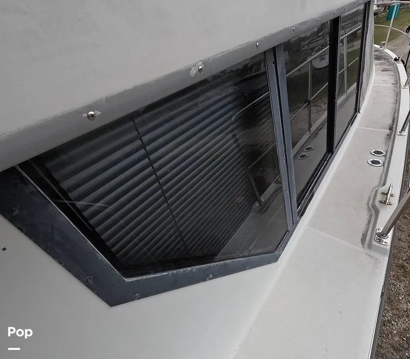 Slide: The Image of Carver Yachts 350 Aft Cabin 1993 - 16302033