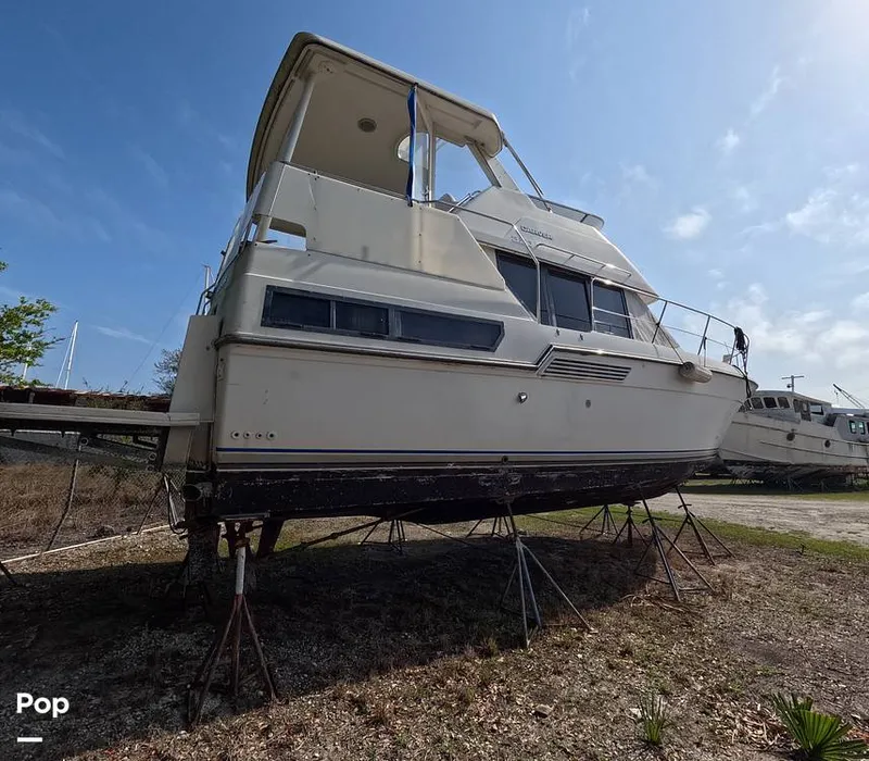 Slide: The Image of Carver Yachts 350 Aft Cabin 1993 - 16301993