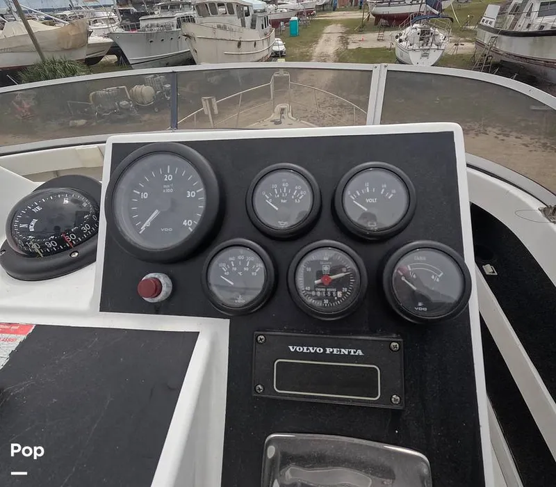 Slide: The Image of Carver Yachts 350 Aft Cabin 1993 - 16325070