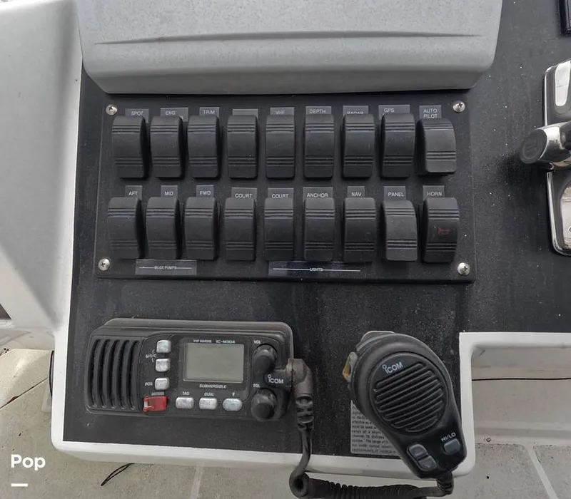 Slide: The Image of Carver Yachts 350 Aft Cabin 1993 - 16325078