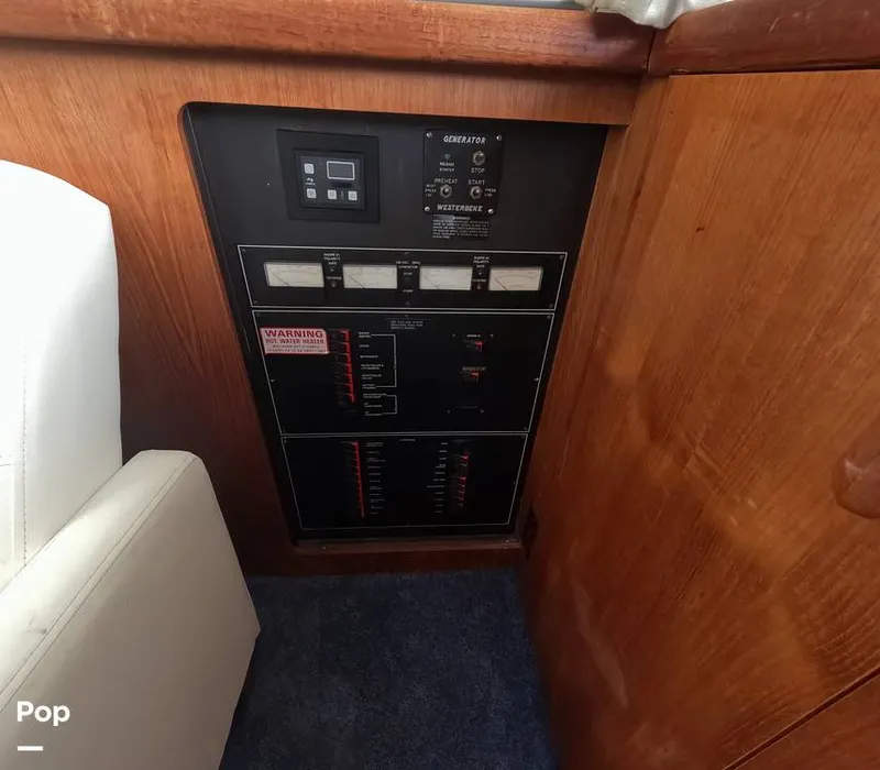 Slide: The Image of Carver Yachts 350 Aft Cabin 1993 - 16325093