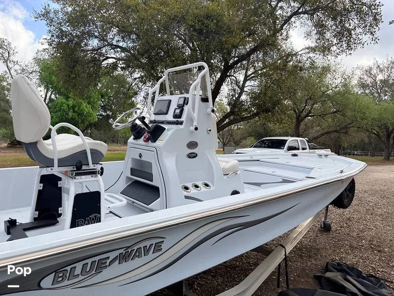 Slide: The Image of Blue Wave 2200 STL 2023 - 16303821