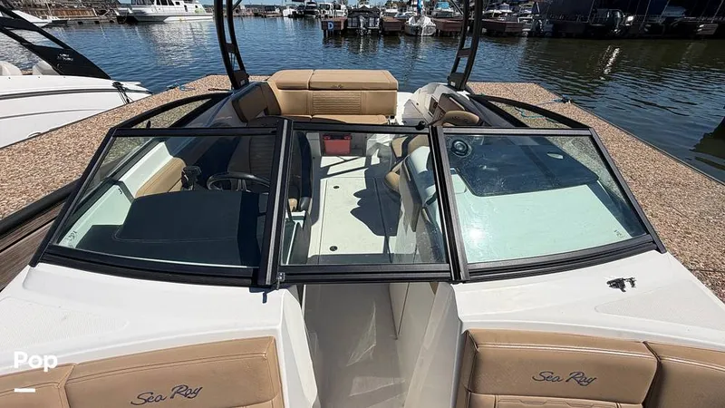 Slide: The Image of Sea Ray SPX 230 I/O 2022 - 16276184