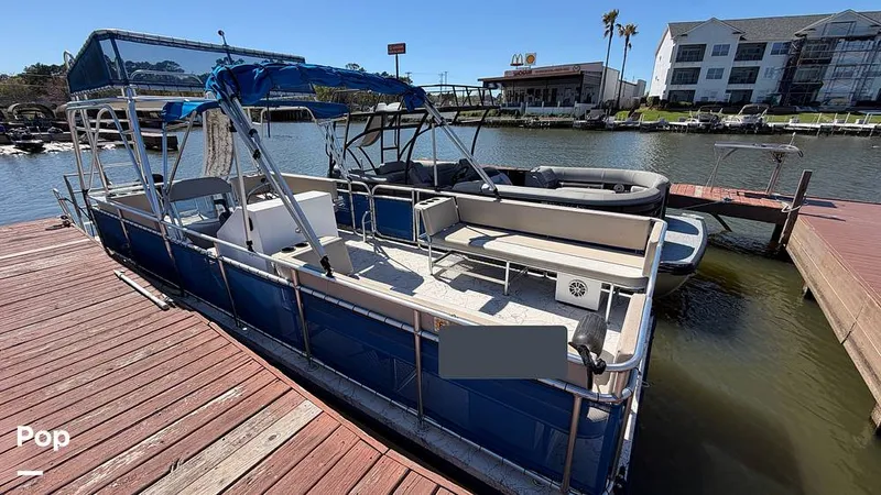 Slide: The Image of A&M A&M Manufacturing Funship Double Decker 2022 - 16276261