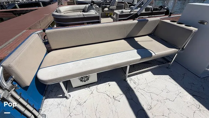 Slide: The Image of A&M A&M Manufacturing Funship Double Decker 2022 - 16276237