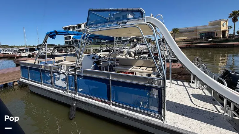 Slide: The Image of A&M A&M Manufacturing Funship Double Decker 2022 - 16276232