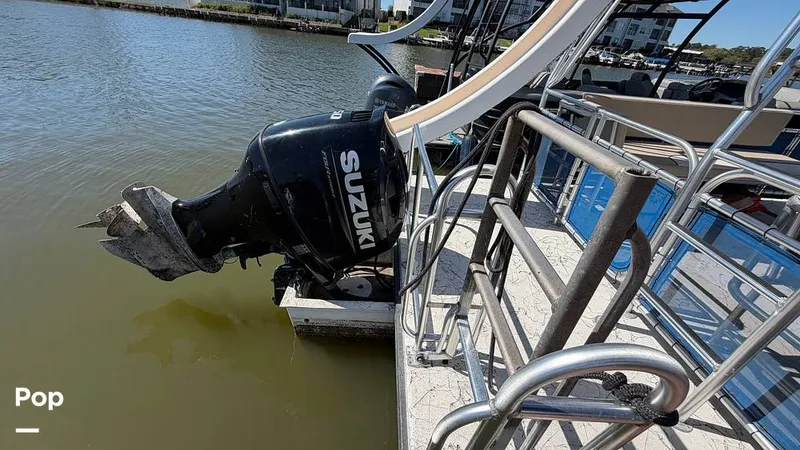 Slide: The Image of A&M A&M Manufacturing Funship Double Decker 2022 - 16276257