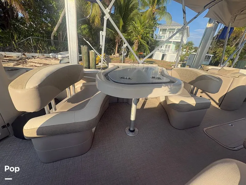 Slide: The Image of Avalon Catalina Entertainer 2021 - 16284955