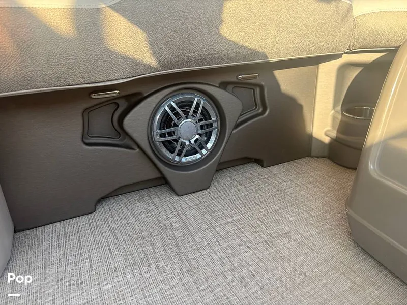 Slide: The Image of Avalon Catalina Entertainer 2021 - 16284938