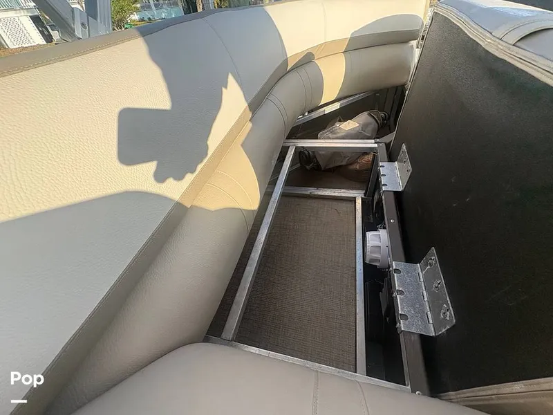 Slide: The Image of Avalon Catalina Entertainer 2021 - 16284942